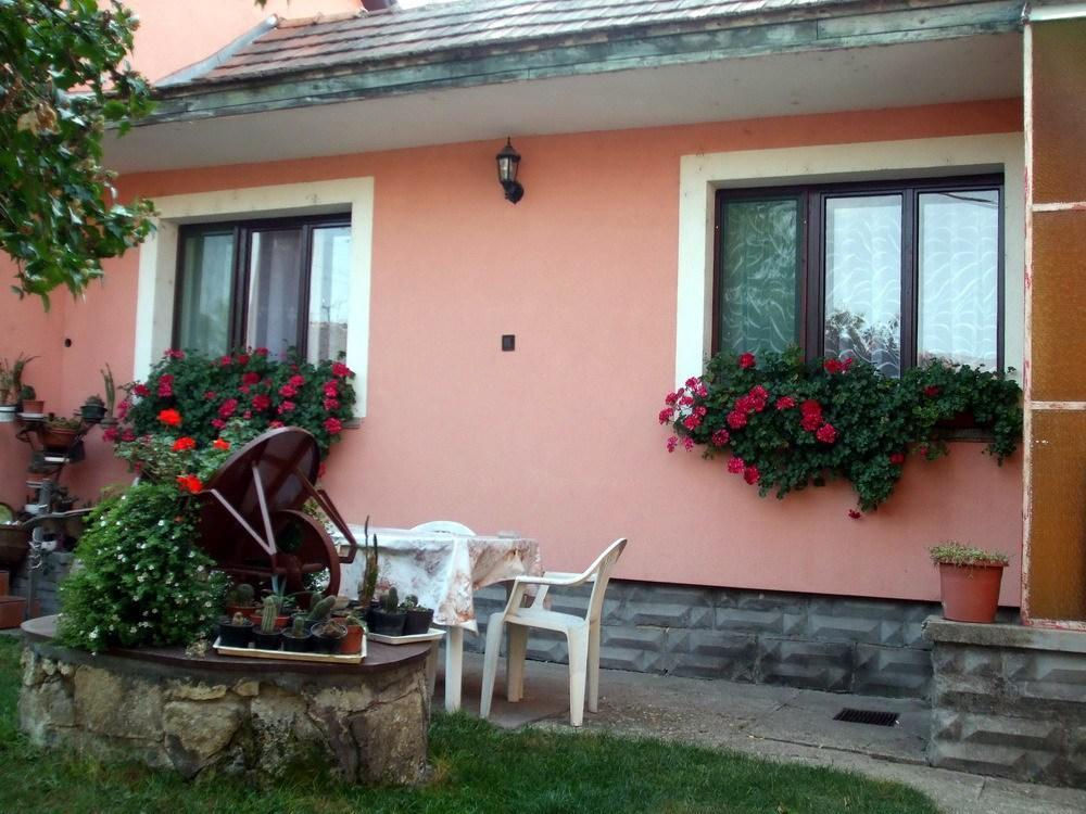 Lugas Szallas Ясберень Экстерьер фото