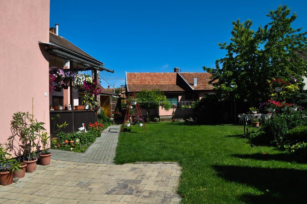 Lugas Szallas Ясберень Экстерьер фото